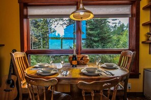 Dining - Gooseberry state park access | Cabin on Superior (Two Harbors)