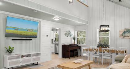 Remodeled Cottage | Walk to Beach | Game Room | Pet Friendly