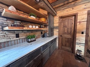 Interior - Coosawattee Mountain Lodge | Copper Soaking Tub · Hot Tub · Game Room | Ellijay (Ellijay)