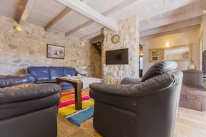 Villa - Rustic Villa Fragola With Heated Pool (Vrgorac)