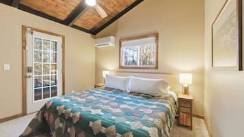 4 bedrooms, iron/ironing board, free WiFi, bed sheets