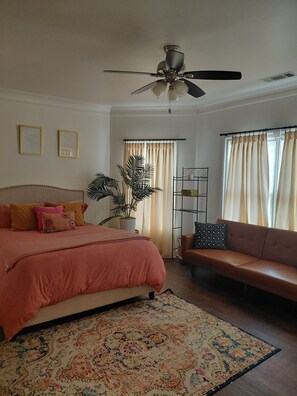 6 bedrooms, iron/ironing board, WiFi, bed sheets - World Cup FIFA Multi Family Retreat Near Airport (Atlanta)