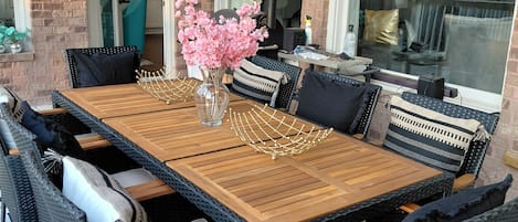 Outdoor dining