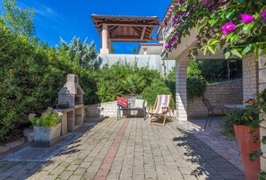 Terrace/patio - Studio for 2 with terrace, barbecue, parking lot (Crikvenica)