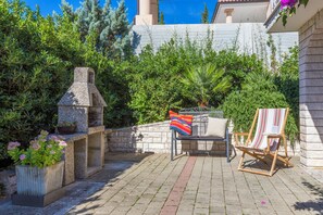 Terrace/patio - Studio for 2 with terrace, barbecue, parking lot (Crikvenica)