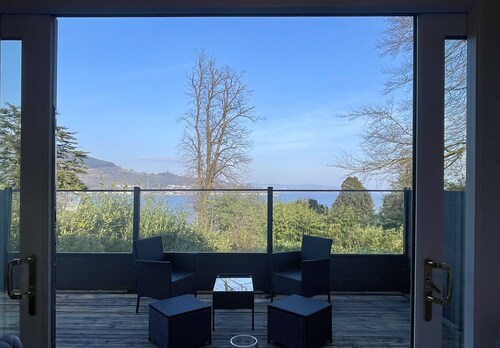 Lavender Lodge - Sea views, sleeps 4 guests  in 2 bedrooms
