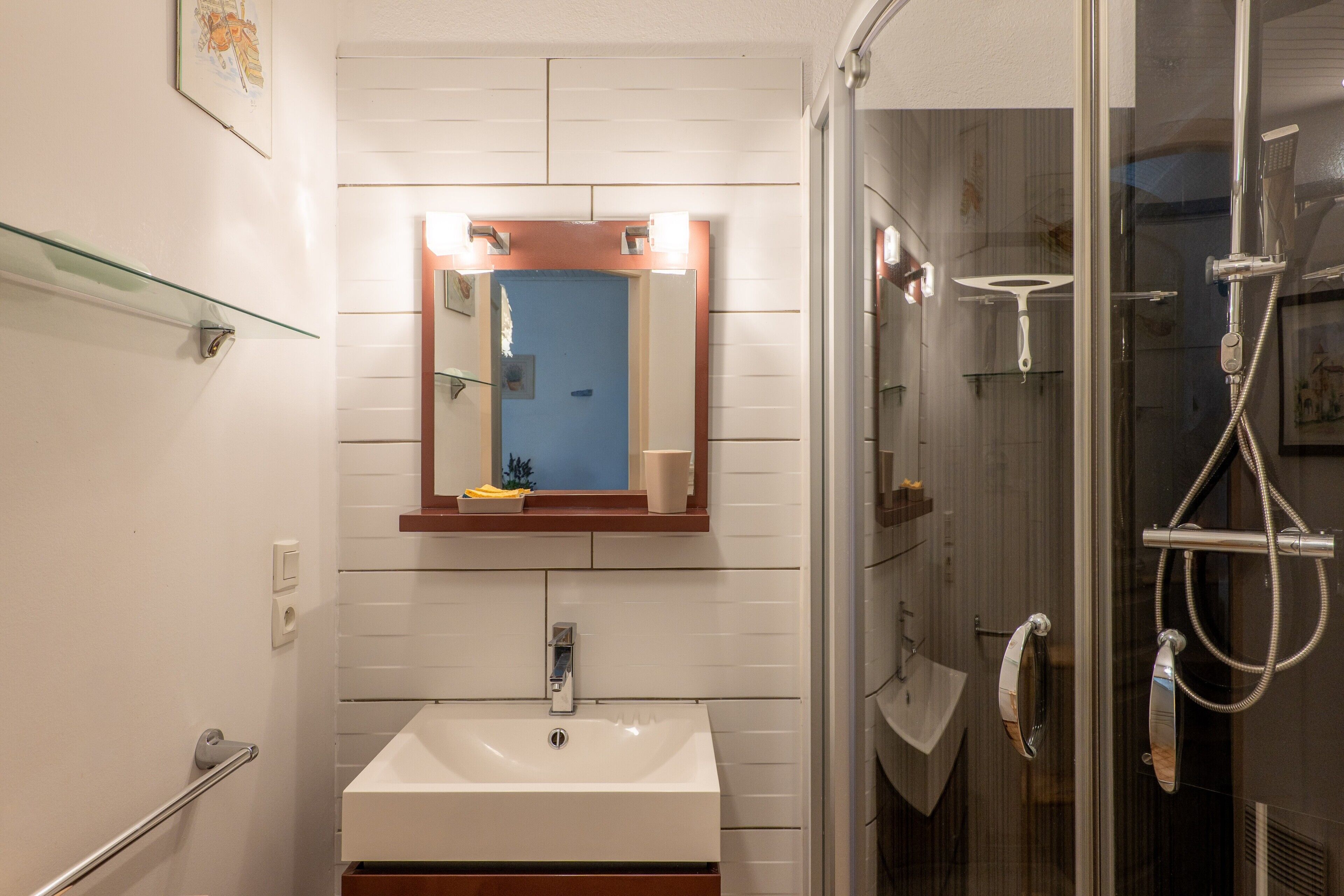 Shower, towels
