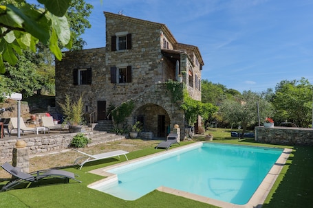 Pool. Holiday Home "Mas de Jallet" with Hill Views, Private Pool and Wi-Fi