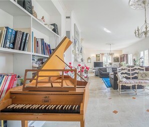 غرفة الألعاب