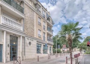 Exterior - Elegant Suite 22 min from Paris and Disneyland Private Parking  (Villiers-sur-Marne)