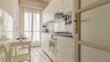 Frigorifero, forno, lavastoviglie, macchina per tè/caffè