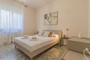 Bügeleisen/Bügelbrett, kostenloses WLAN, Bettwäsche