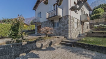 Esterni