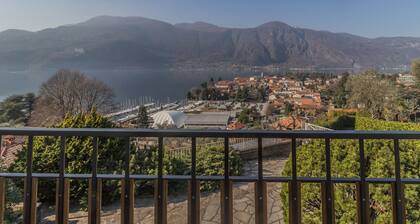 Infinity Lake View by Varenna Holidays