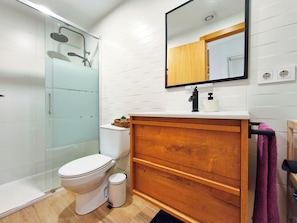 Shower, hair dryer, towels, soap - 2 bedrooms. Roman Amphitheater. Near the beach (Tarragona)