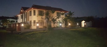 Seaview Drive, Executive Home