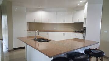 House, 5 Bedrooms, Private Pool | Interior