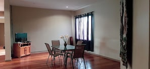 Huis, 5 slaapkamers, privézwembad | Dineerruimte