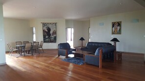 Maison, 5 chambres, piscine privée | Salle de séjour