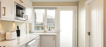 Stay In Fife Glenrothes | Work Stay | Van Parking