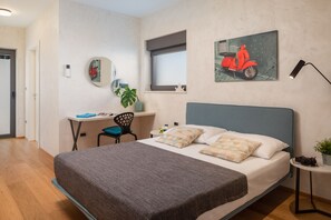 Bügeleisen/Bügelbrett, kostenloses WLAN, Bettwäsche