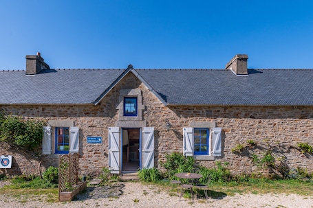 Extérieur. Gîte De Kervorchant : maison de vacances avec jardin privé et Wi-Fi