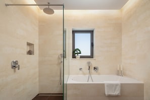 Shower, hair dryer, towels - Vivi Rent - Villa Old Olive VIII (Vodnjan)