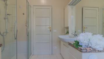 House | 2 bilik tidur