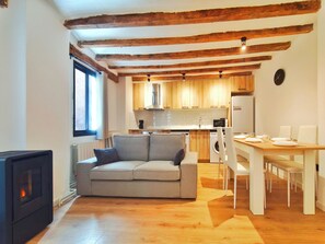 Living area - House in La Vila medieval de La Pobla de Lillet (La Pobla de Lillet)