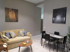 Living area - Cozy 1-bedroom apartment in adorable Alcalá de Henares-One-Bedroom Apartment (Alcalá de Henares)