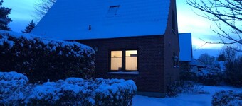 Holiday Home 'Meldorf-Ferienhaus' with Private Terrace, Private Garden and Wi-Fi