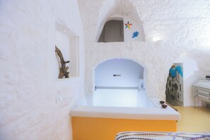 Interior - MEIRANDOLA (Ostuni)
