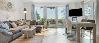 Holiday Home 'Rügenblick' with Sea View, Private Terrace and Wi-Fi