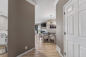 Interior - Bristol Bay 34 - 3 Bdrm waterfront condo (Lake Ozark)