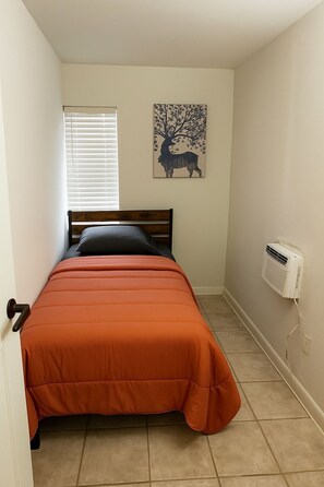 Basic Single Room - Cabana (Miami)