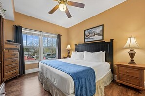 Room - 🌄Baskins Creek 209 | Foothill Views | Walk to Downtown Gatlinburg🌄 (Gatlinburg)