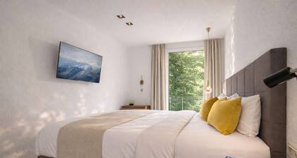 HEAVEN 7 Suite â Private Whirlpool & Garden