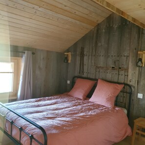 WiFi, bed sheets