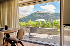 Appartamento, patio, vista giardino | Ristoranti