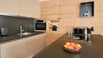 Apartamento, sacada, vista para o jardim | Cozinha privada | Torradeira