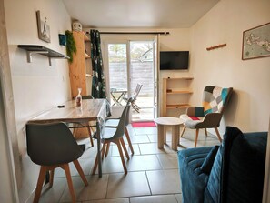 Family Apartment, Patio | Living area