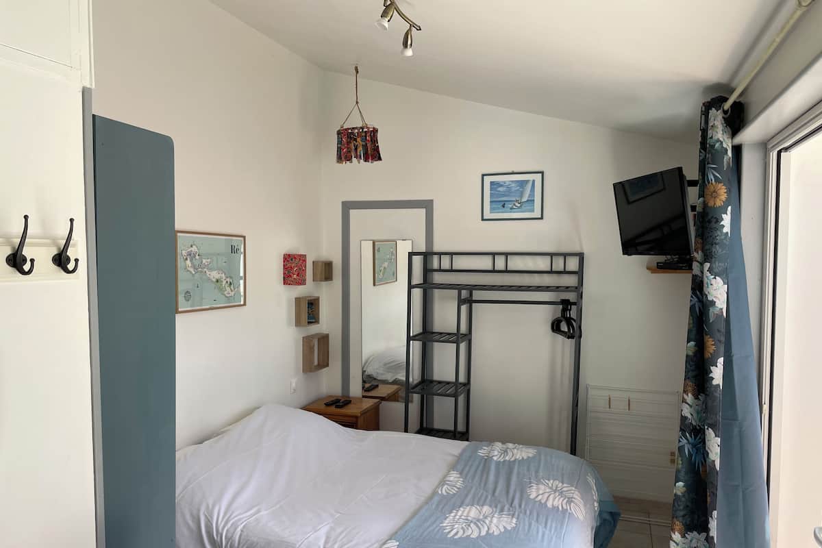 Superior Studio, Patio