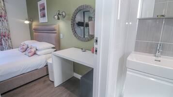 3 bedrooms, WiFi (free), individually decorated, individually furnished