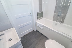 Shower - Warleggan (Redruth)
