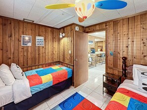 WiFi, bed sheets - Near Lake Louisa State Park (Clermont)