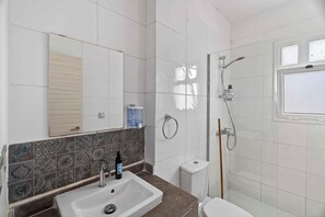 Apartment | Bathroom | Towels, soap, shampoo, toilet paper - BirdNest At Fouka Bay (El Dabaa)