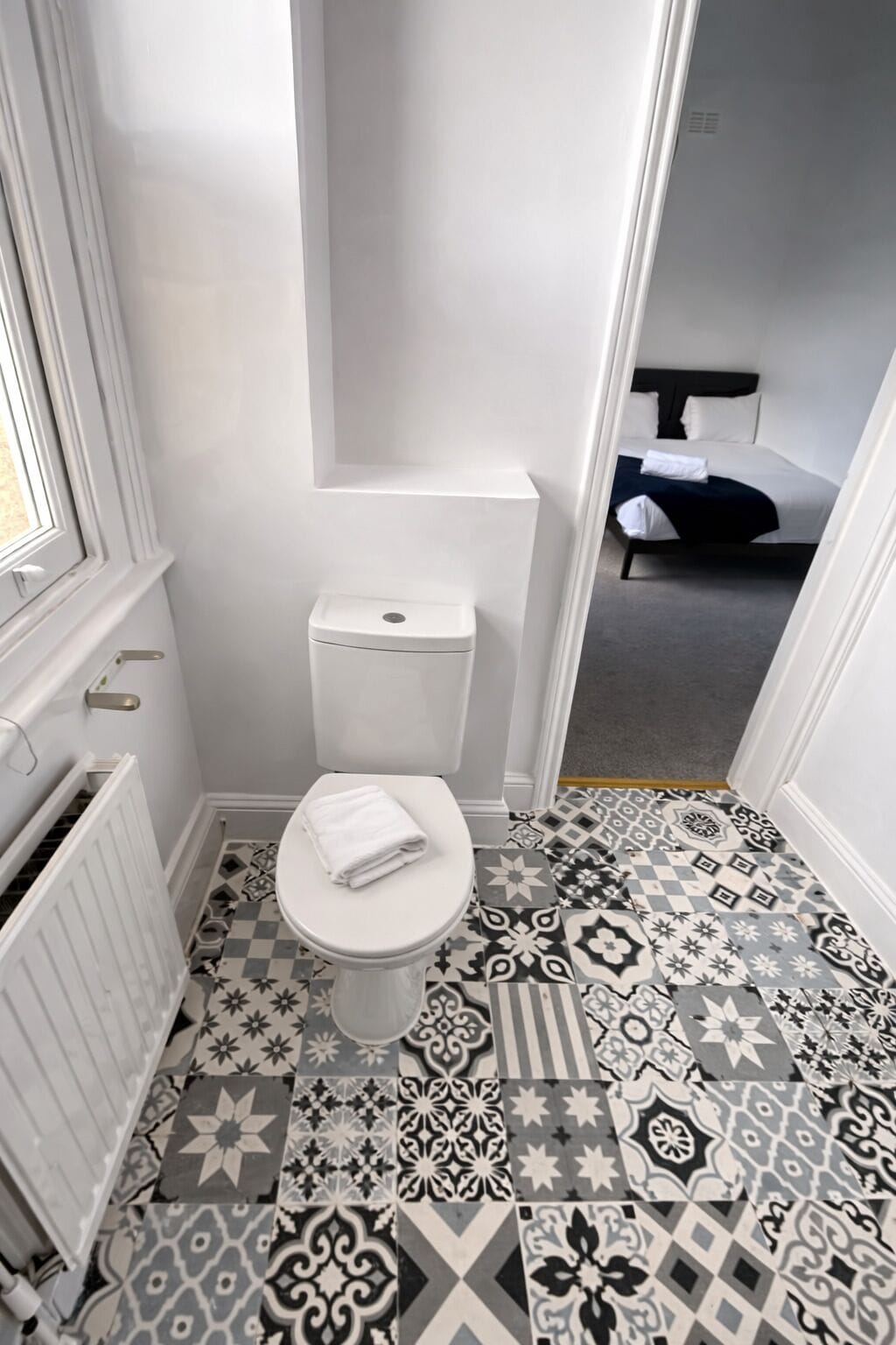 Standard-Studio, mit Bad (Double) | Badezimmer | Dusche, Haartrockner, Handtücher, Seife
