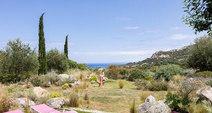 Bed and Breakfast 'Suite Popart' with Shared Pool, Wi-Fi and Air Conditioning