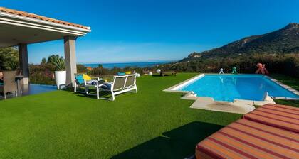 Bed and Breakfast 'Suite Popart' with Shared Pool, Wi-Fi and Air Conditioning