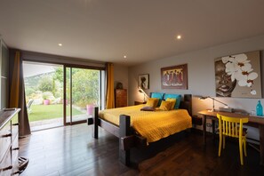Iron/ironing board, WiFi, bed sheets - Apartment 'Suite Afrique' with Shared Pool, Wi-Fi and Air Conditioning (Lumio)